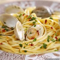 Linguine with Clams image