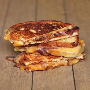 Sweet and Spicy Caramelized Onion & BBQ Grilled Cheese_image