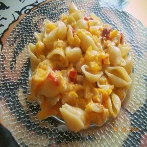 Pasta with Bell Peppers and Pumpkin Sauce image