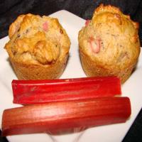 Red Currant Rhubarb Muffins_image