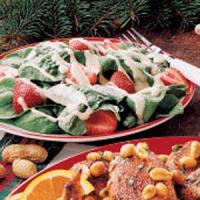 Spinach Salad with Peanut Dressing_image