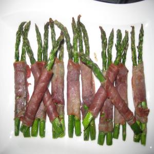 Prosciutto Wrapped Asparagus image