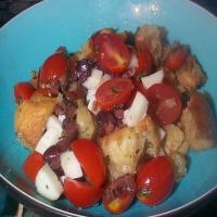 Tomato and Garlic Crouton Salad_image