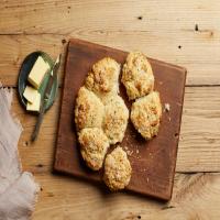 Cracked Black Pepper Pull-Apart Biscuits image