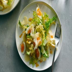 Curly Endive Salad With Mustard Dressing, Egg and Gruyère_image