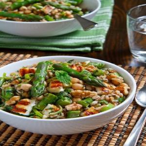 Asparagus, Halloumi and Chickpea Farro Salad Recipe_image