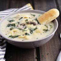 Slow Cooker Creamy Tortellini Spinach and Mushroom Soup_image