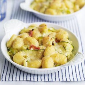 Gnocchi with courgette, mascarpone & spring onions_image