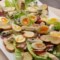 Caesar Salad with Blue Cheese and Bacon_image