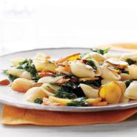Roasted Acorn Squash Pasta with Kale and Almonds_image