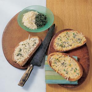 Crispy Parmesan-Marjoram Toasts_image
