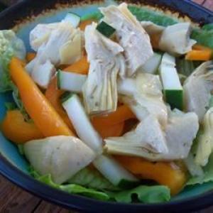 Artichoke-Red Pepper Tossed Salad_image