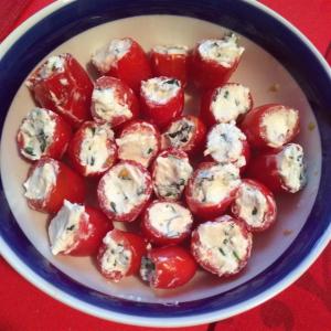 Cherry Tomatoes Filled with Goat Cheese_image