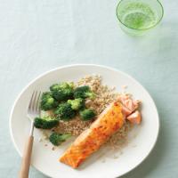 Glazed Salmon with Spicy Broccoli image