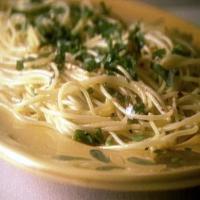 Spaghetti with Garlic, Olive Oil and Red Pepper Flakes image