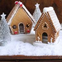 Mini gingerbread houses image