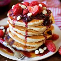 White Chocolate Berry Pancakes_image