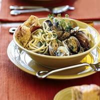 Steamed Clams with Pasta image