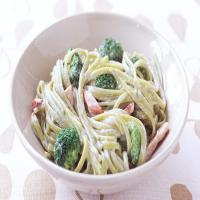 Spinach Linguine with Ham and Broccoli image