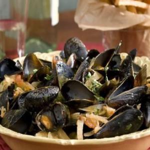 Mussels with white wine_image