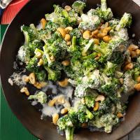Creamy Broccoli with Cashews image