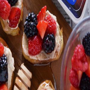 Berries & Cream Crostini_image