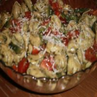 Pesto Tortellini Salad With Grape Tomatoes_image