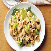 Pasta with Sausage, Leeks, and Lettuce image