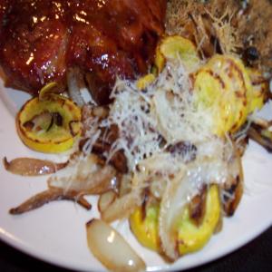Yellow Squash With Onions and Parmesan_image