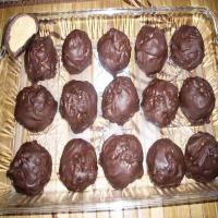 EASY CHOCOLATE PEANUT BUTTER BALLS_image