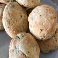 Sour Cream Chive Biscuits_image