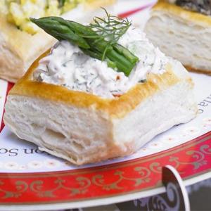 Smoked trout, horseradish & asparagus vol-au-vent filling_image