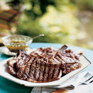 Grilled Rib Chops with Mojo Sauce_image