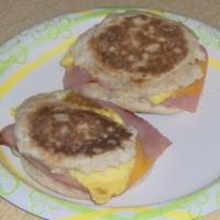 Ham, Egg, & Cheese English Muffin_image
