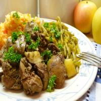 Quick Pan-Fried Chicken Livers With Apple, Onion and Sage_image