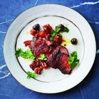 Hanger Steak With Tangy Tomato Relish_image