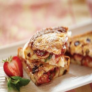 Strawberry Almond and Brie Grilled Sandwiches_image