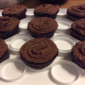 Peanut Butter Chocolate Buttercream Frosting_image