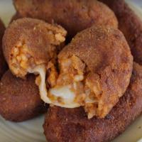 Rice Balls Stuffed with Mozzarella_image