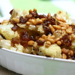 Roasted Cauliflower with Dates and Pine Nuts_image