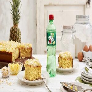 Pineapple Sheet Cake Recipe | 7UP®_image
