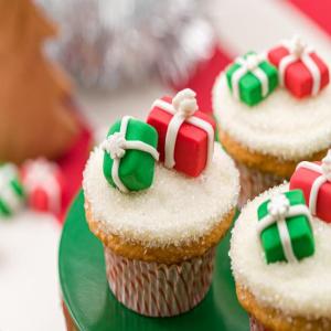 Mini Present Cupcake Toppers_image