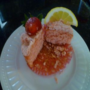 Strawberry Lemonade / (Virgin) Daquiri Cupcakes image