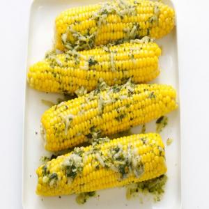 Corn on the Cob with Basil Butter_image