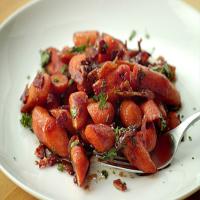 Glazed Roasted Carrots with Bacon image