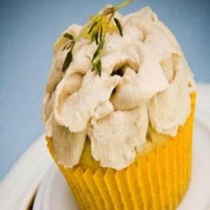 OLIVE OIL CUPCAKE W/BALSAMIC WHIPPED CREAM_image