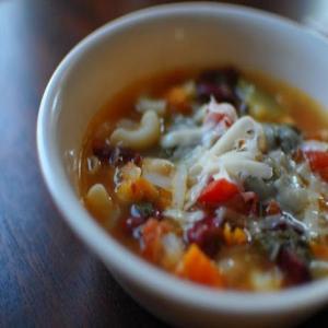 Copycat Olive Garden Minestrone Soup by Todd Wilbur_image