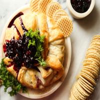 Sweet Baked Brie in Puff Pastry_image