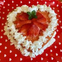 White Chocolate Chip Strawberry Cake_image