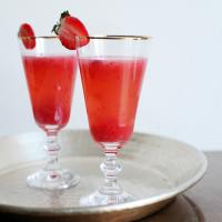 Strawberry Champagne Cocktail_image